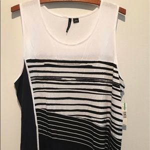Black and White loose fit split back blouse